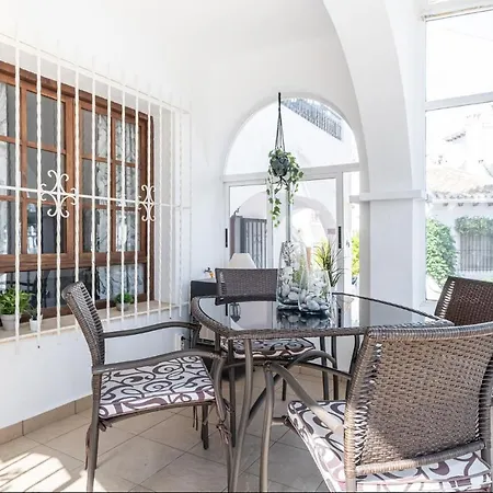 Vakantiehuis Amazing In With Kitchen